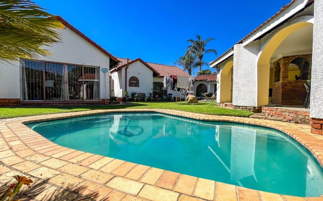#1460 – 3 Bedroom House with Flatlets in Beyers Park