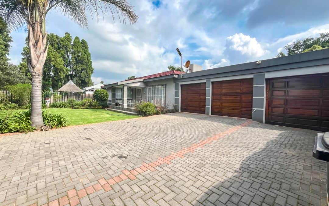 #1855 – 4 Bedroom House with Flatlet in Rynfield
