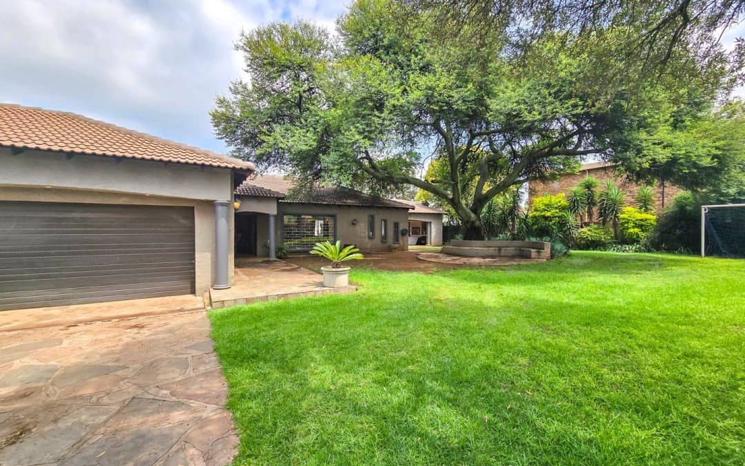 #2004 – Elegant 3-Bedroom Home in Secure Sunward Park Enclosure