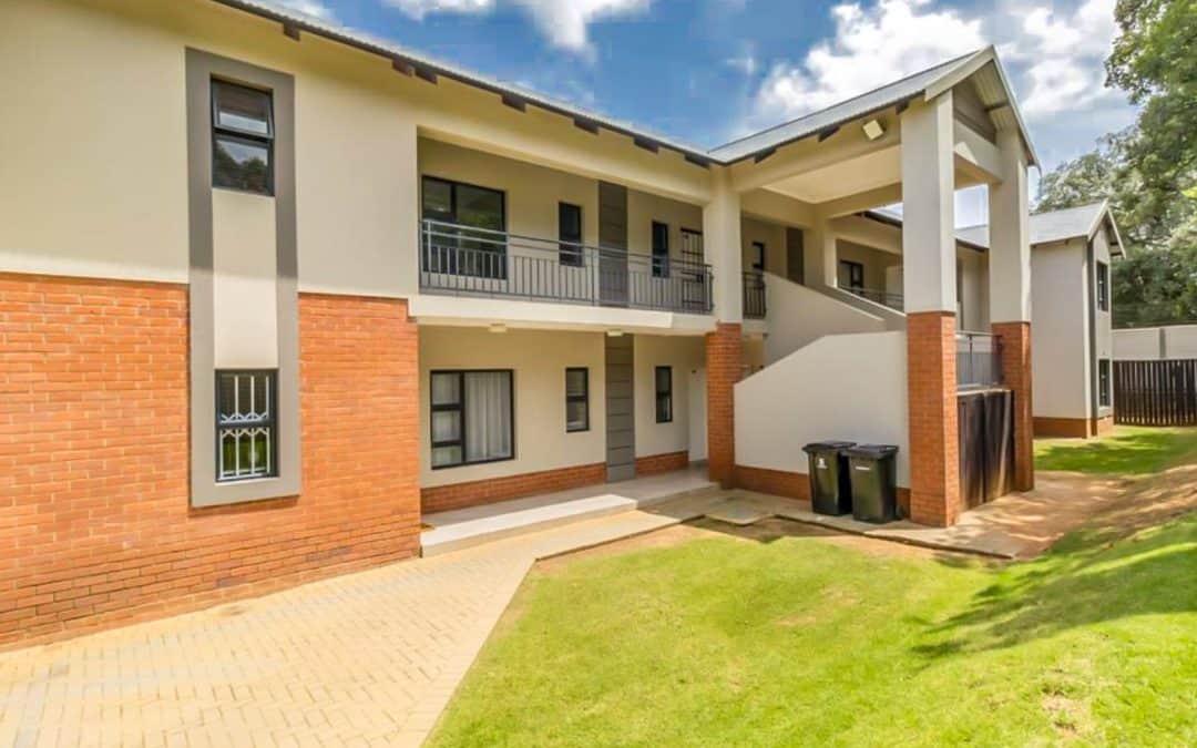 #2036 – Stylish Upstairs Townhouse in Upmarket Complex – Move-In Ready!