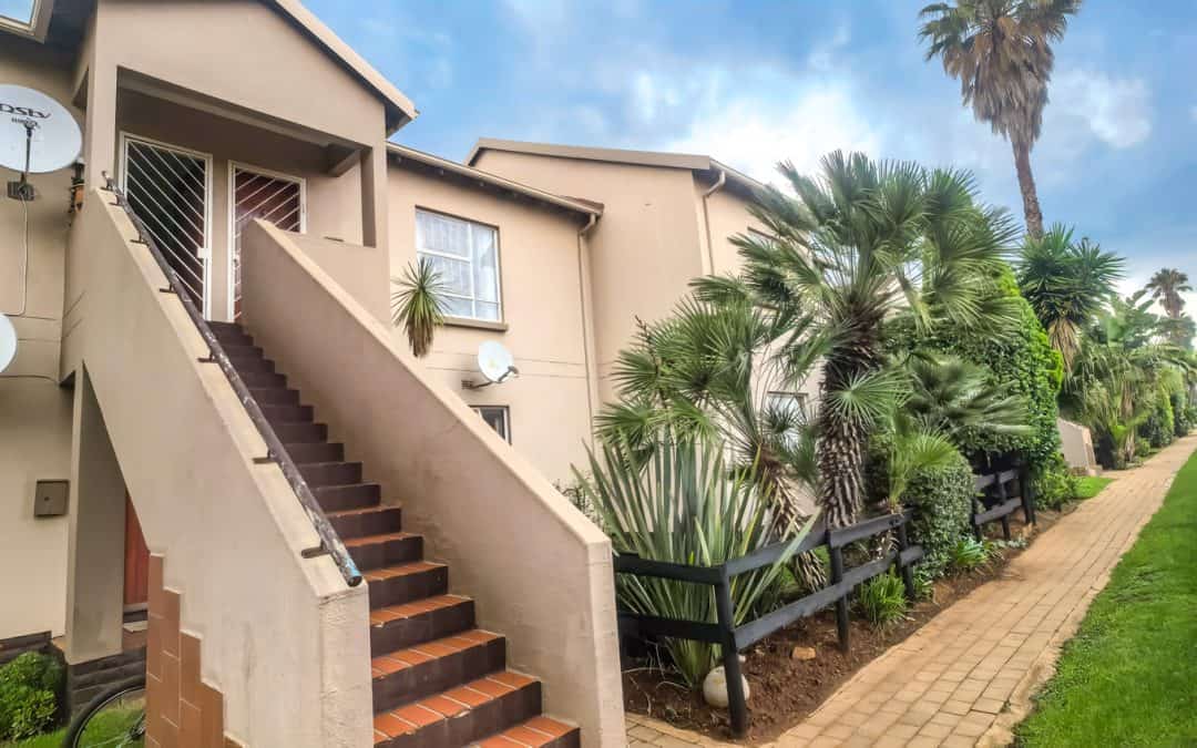#1996 – Charming 2 Bedroom, 1st Floor Unit