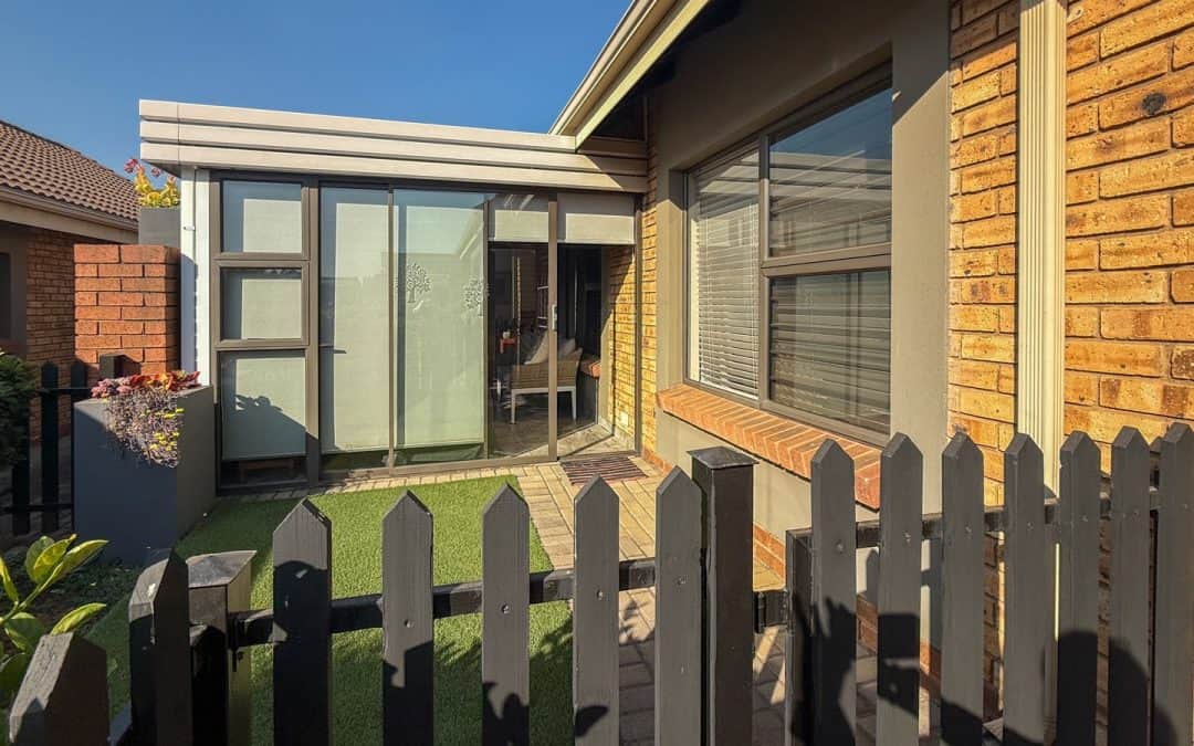#2103 – Spacious, Modern & Solar-Powered – Prime Living in Country Life Retirement Estate