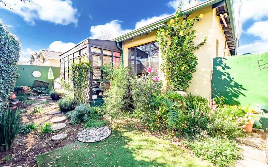 #2120 – Charming Home with Flatlet!