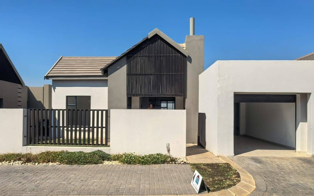 #2184 – Beautiful 2-Bedroom 2-Bathroom Townhouse