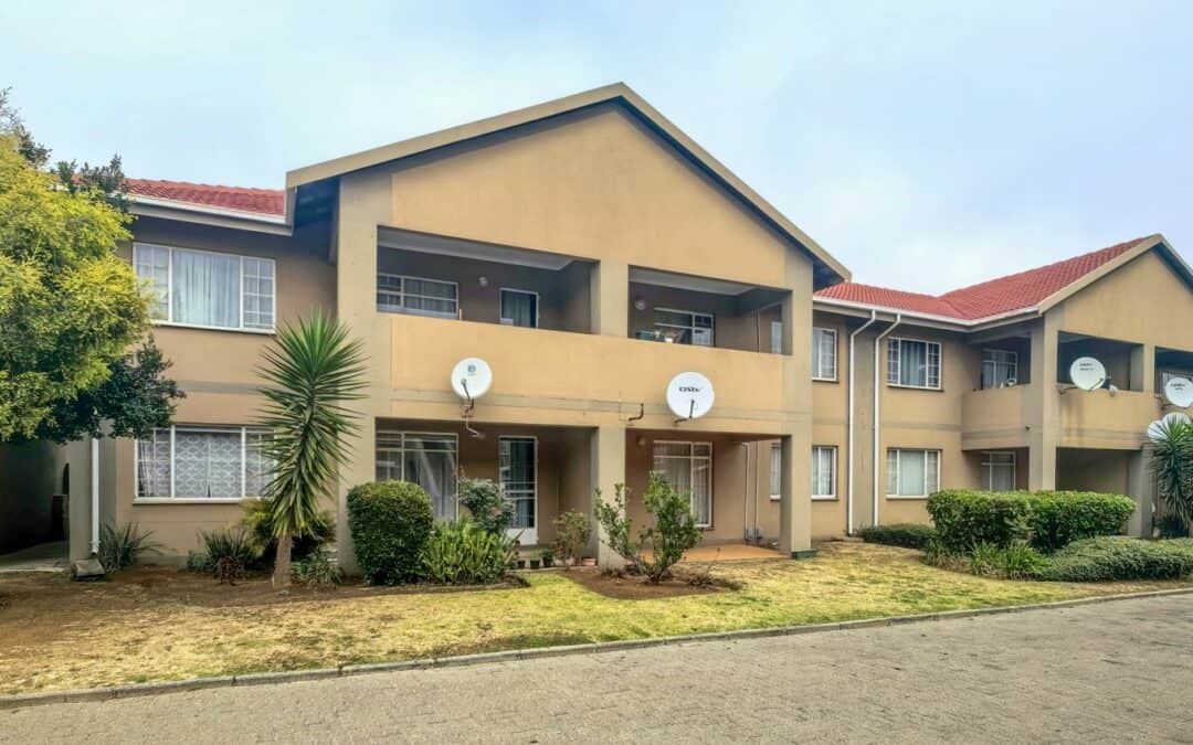 #2226 – Modern 2-Bedroom Townhouse in Kempton Park – Secure & Central