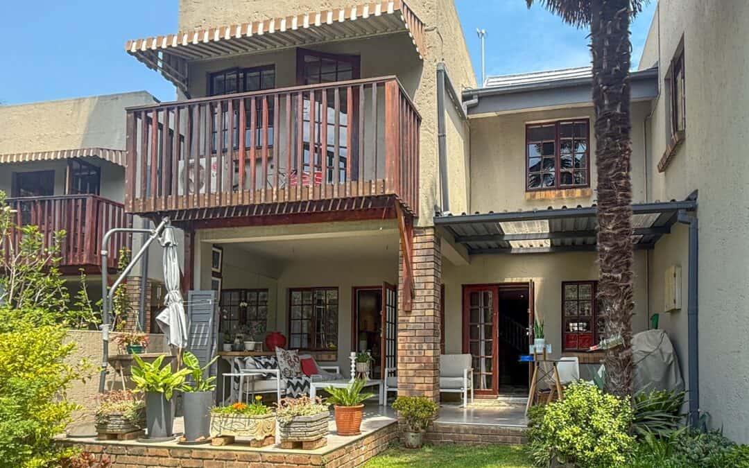 #2252 – Immaculate Townhouse with Breathtaking Park & Dam Views – Gill Waters Estate