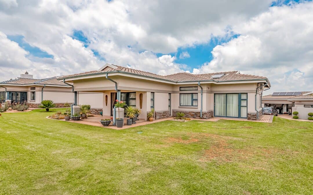 #2302 – Elegant 2-Bed, 2-Bath North-Facing Unit – Eastlands Mature Living Estate (50+)