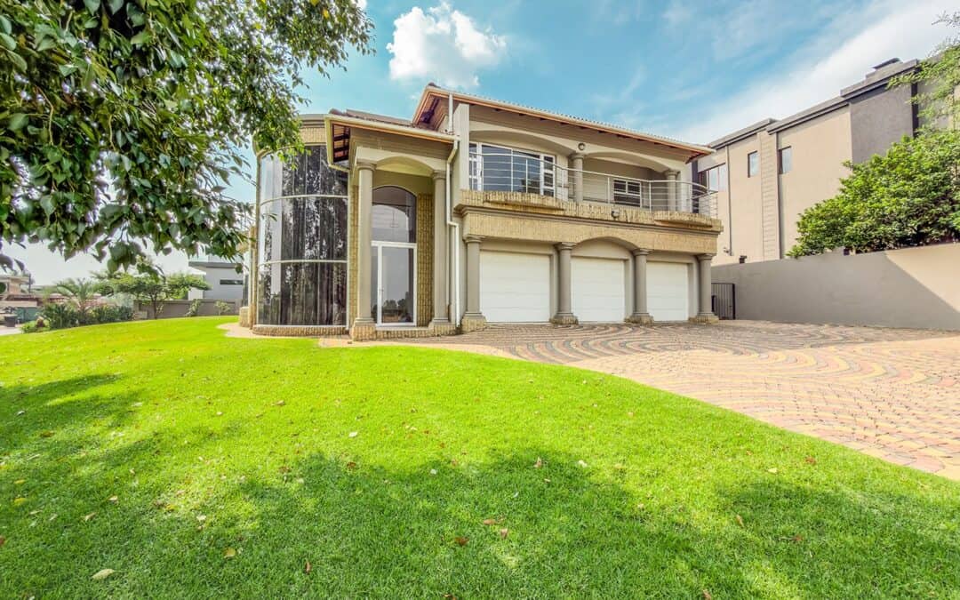 #2362 – Elegant 4-Bedroom Home with Waterfront Views