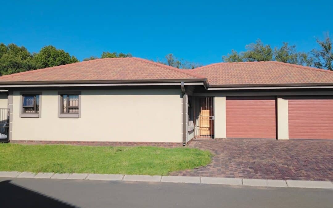 #2369- Modern 3-Bedroom Home in Sought-After Kings Gate Estate
