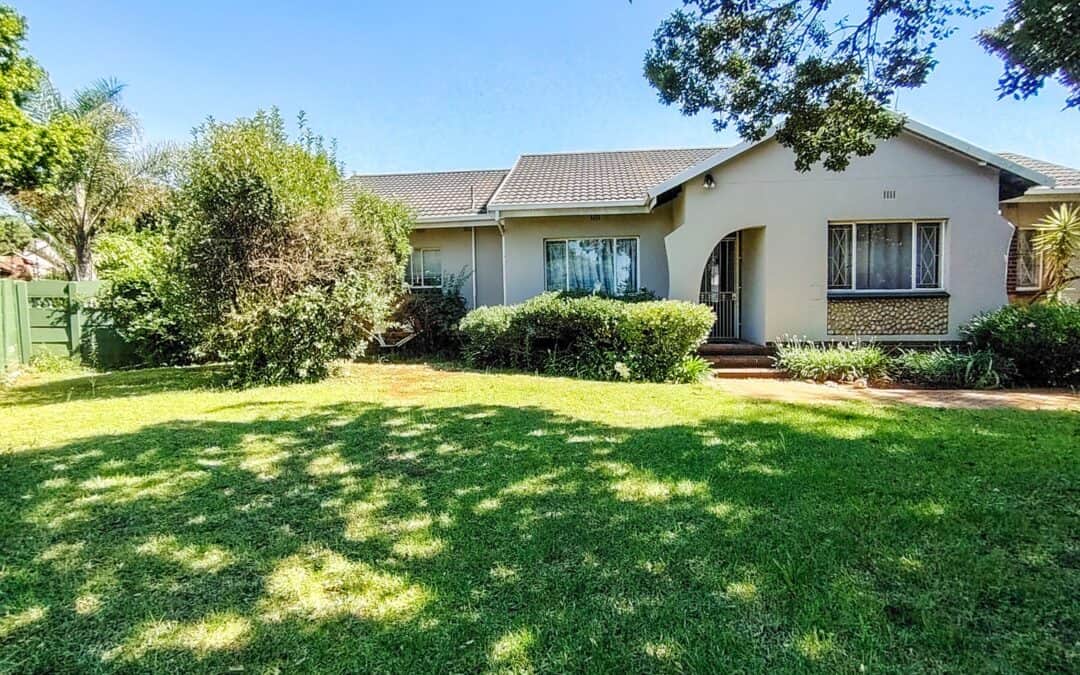 #2358 – Spacious Family Home with Pool, Flexible Living & Income Potential