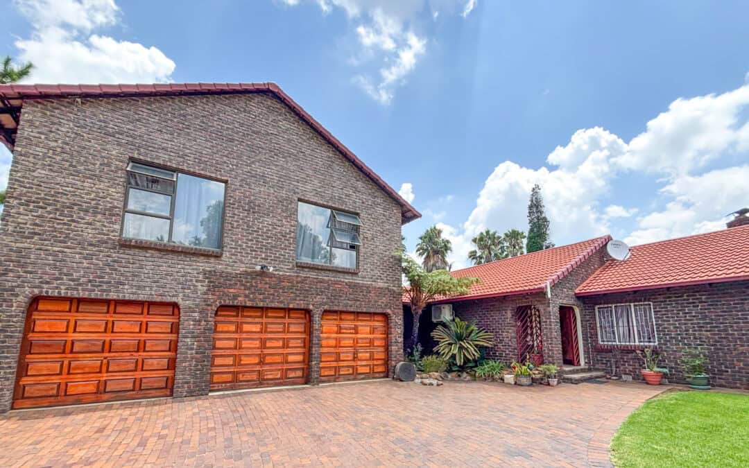 #2350 – Spacious Family Home with Pool in Sunward Park, Boksburg