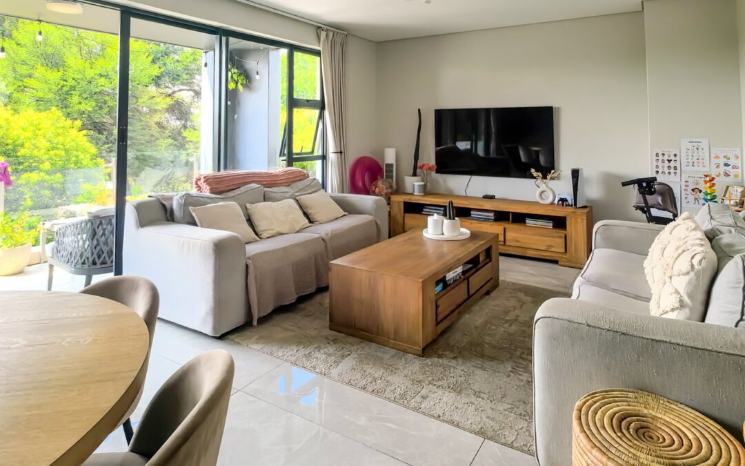 #2400 – Exclusive 3-Bedroom Townhouse with Panoramic Lake Views