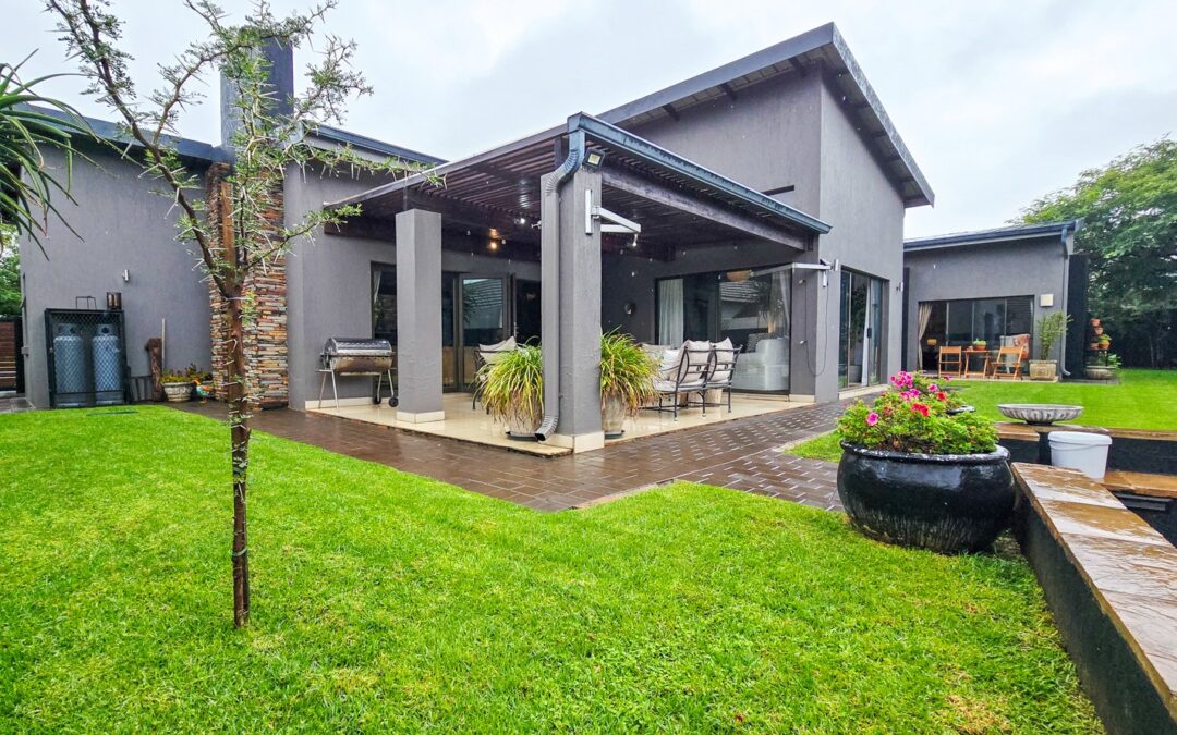 #2391 – Luxurious Family Home on Serengeti Golf & Wildlife Estate
