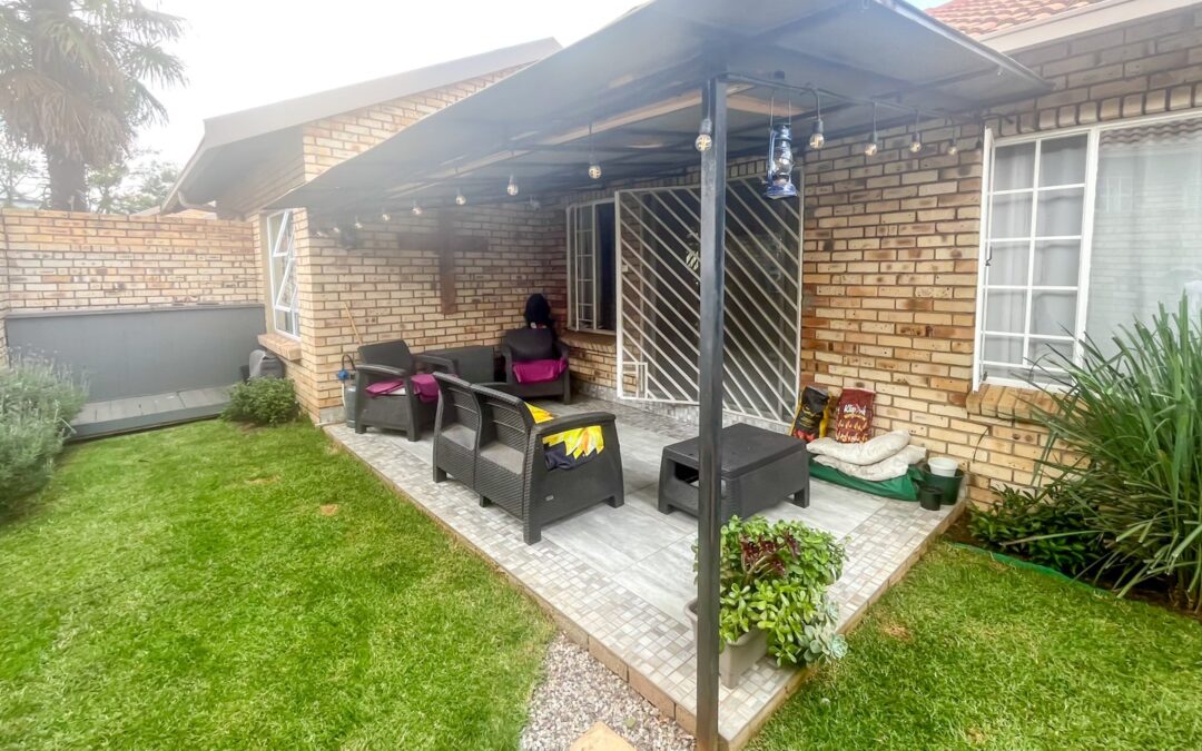#2417 – Modern 2-Bedroom Townhouse – Ideal Lock-Up & Go or Investment Opportunity
