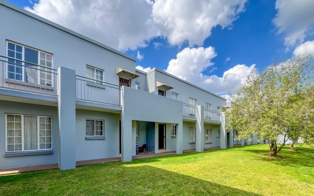 #2439 – Charming Ground-floor Corner Unit