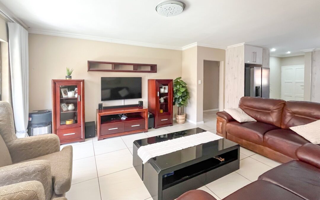 #2452 – Your Dream Home Awaits in Helderwyk Security Estate! Solar Backup