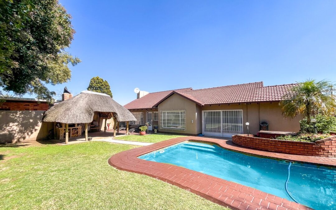 #2456 – Spacious Family Home with Entertainment Paradise in Witfield