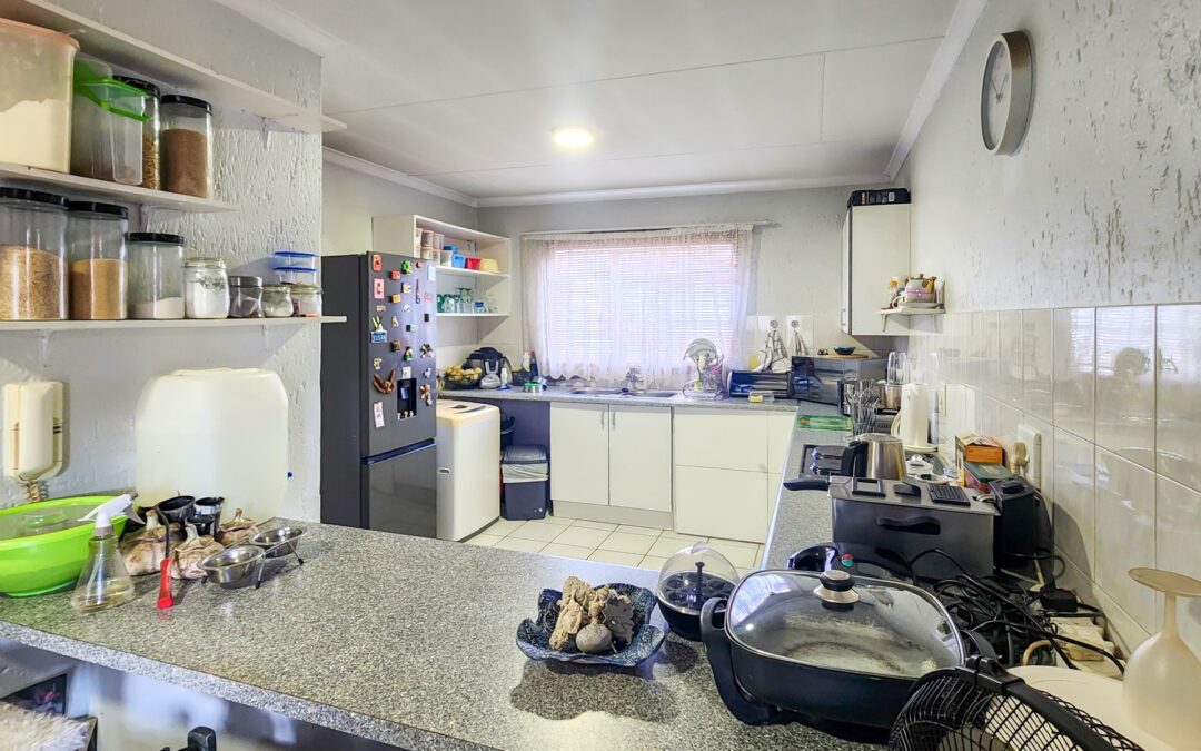 #2463 – JUST LISTED THIS SIMPLEX – SOLE & EXCLUSIVE MANDATE | PET & CAT FRIENDLY