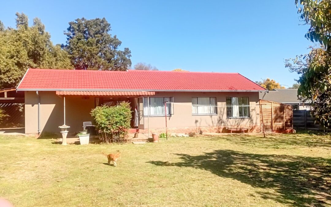 #2472 – 3 Bedroom House In Crystal Park