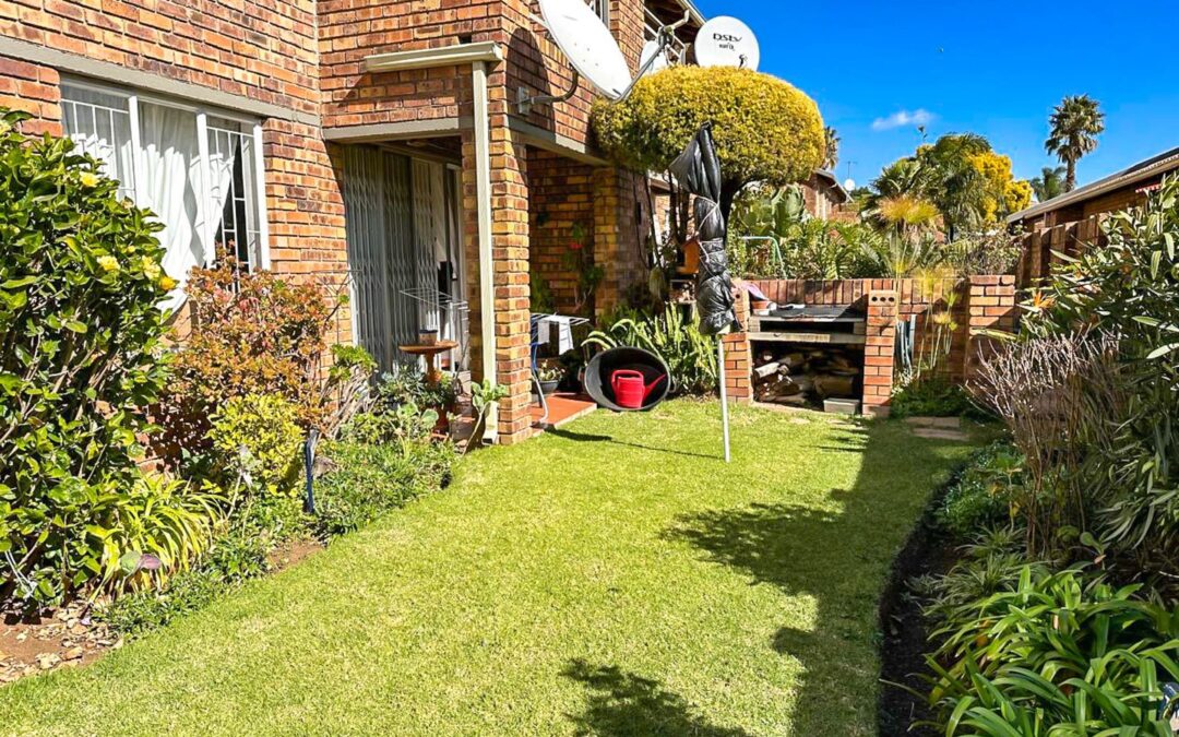 #2446 – NEAT GROUND FLOOR TOWNHOUSE IN SECURE BOKSBURG COMPLEX