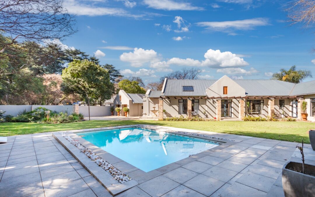 #2491 – Entertainer’s Dream: 4 En-Suite Bedrooms, Pool & Fire Pit in Prestigious Rynfield Estates