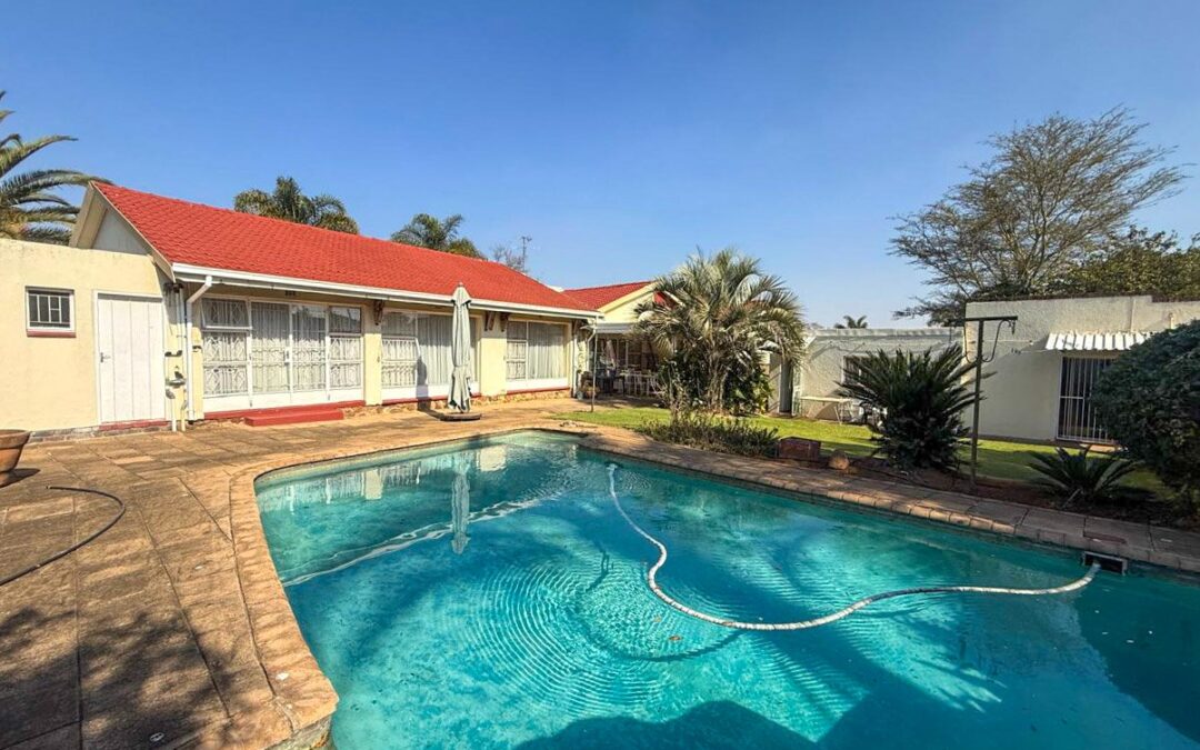 #2498 – Family Home with Exceptional Extras in Sought-After Farrarmere