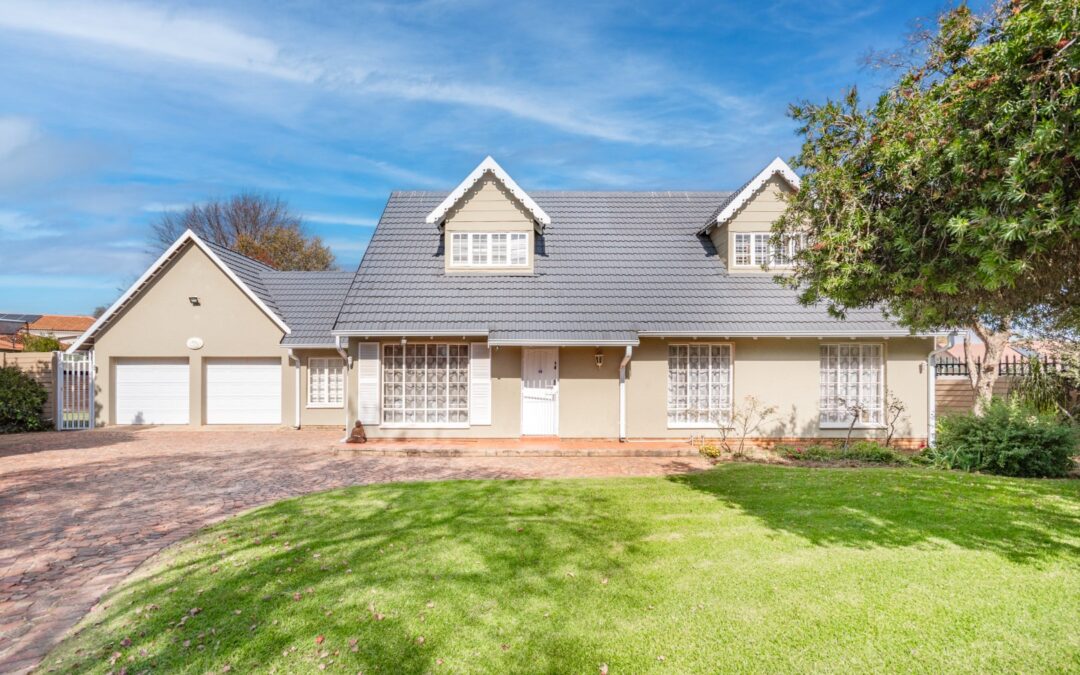 #2484 – Beautiful Cape Dutch-Inspired Family Home in a Quiet Farrarmere Street