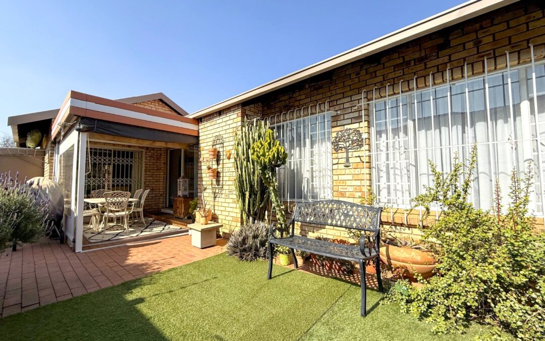 #2525 – Dream Townhouse In Brentwood Park